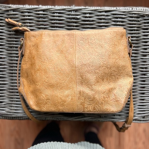 Steve Madden Embossed Genuine Leather Purse - Picture 3 of 11